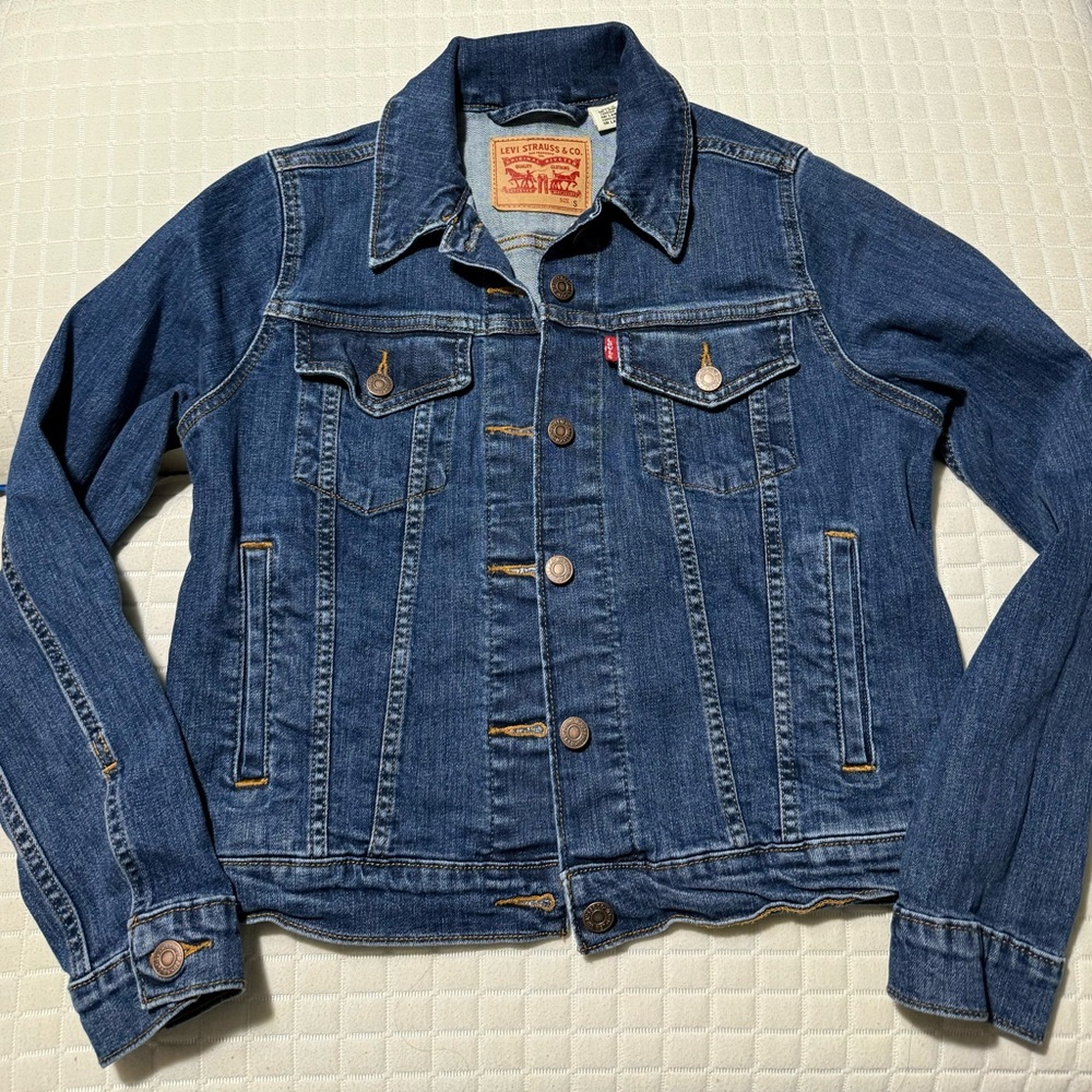 Levi’s trucker jean jacket